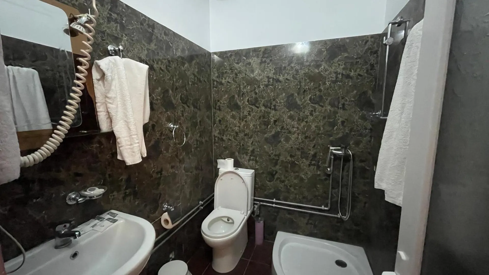 Hotel Kthella Resort Rreshen